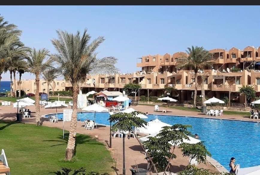 Chalet First Floor Two Bedrooms In Stella De Mare Ain El Sokhna For Families Only Ain Sukhna Extérieur photo